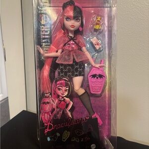 Monster High Draculaura Doll in Pink and Black Ensemble